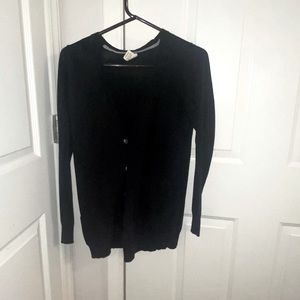 Nice cardigan hasn’t been worn in a while but no wear or tear